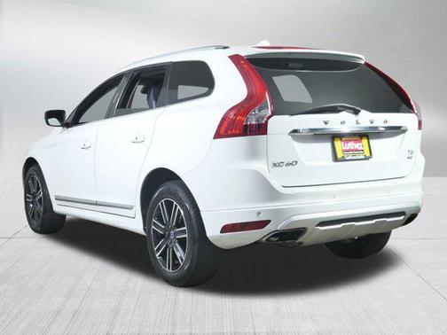 2017 Volvo XC60 T5 Dynamic