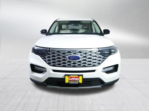 Star White Metallic Tri-Coat 2022 Ford Explorer Platinum