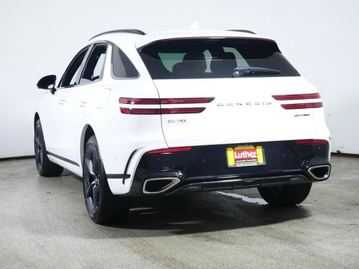 Uyuni White 2026 Genesis GV70 3.5T Sport Prestige