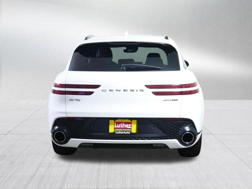 Uyuni White 2022 Genesis GV70 3.5T AWD Sport