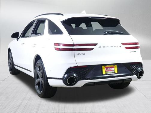 Uyuni White 2022 Genesis GV70 3.5T AWD Sport