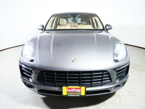 Agate Gray Metallic 2016 Porsche Macan Macan S