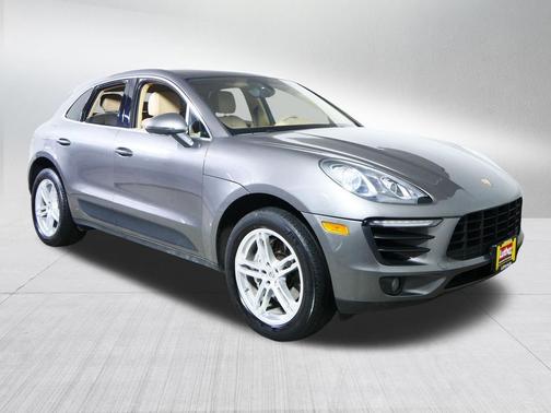 Agate Gray Metallic 2016 Porsche Macan Macan S