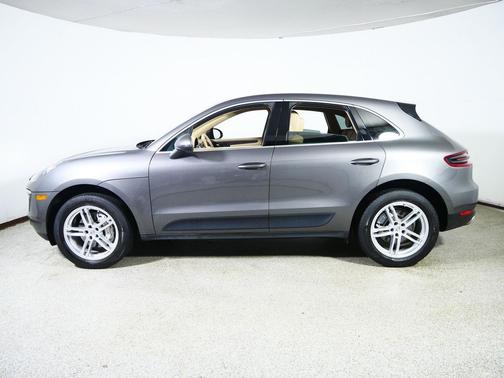 Agate Gray Metallic 2016 Porsche Macan Macan S