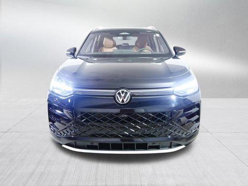 deep black pearl 2026 Volkswagen Tiguan 2.0T SEL R-Line 4MOTION