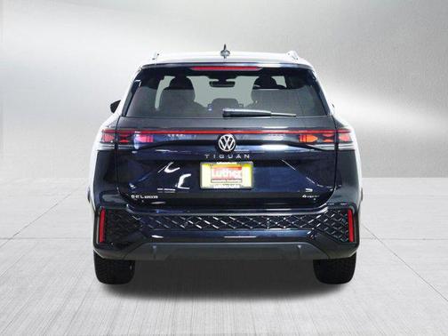 deep black pearl 2026 Volkswagen Tiguan 2.0T SEL R-Line 4MOTION