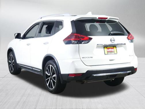 Pearl White 2018 Nissan Rogue SL