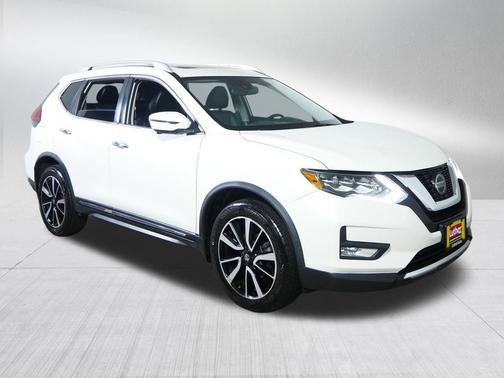 Pearl White 2018 Nissan Rogue SL