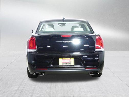 2023 Chrysler 300 Touring
