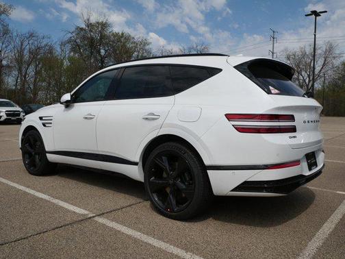 Uyuni White 2026 Genesis GV80 3.5T