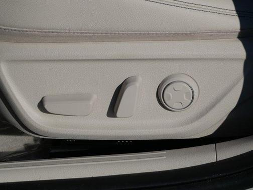 Vatna Gray 2026 Genesis G70 2.5T AWD Prestige