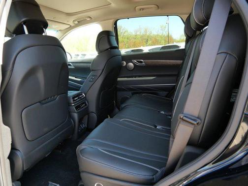 Vik Black 2026 Genesis GV80 2.5T