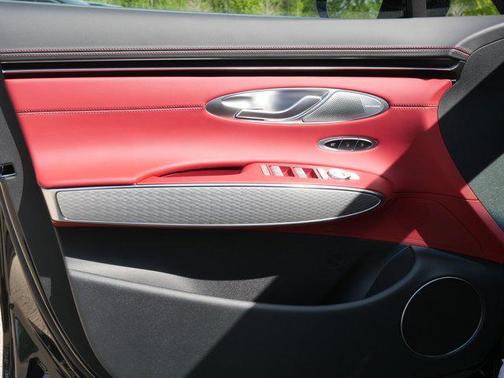 Vik Black 2026 Genesis GV70 2.5T Sport Prestige