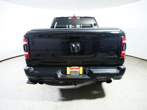 Diamond Black Crystal Pearlcoat 2019 RAM 1500 Laramie