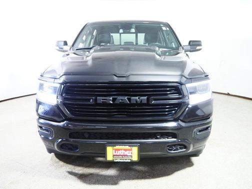 Diamond Black Crystal Pearlcoat 2019 RAM 1500 Laramie