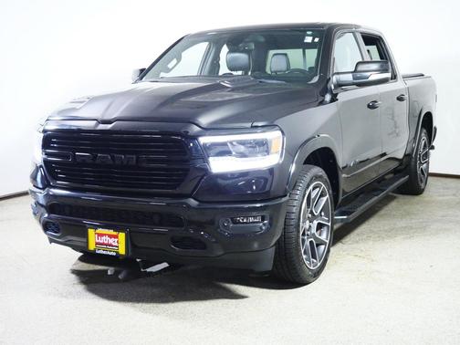 Diamond Black Crystal Pearlcoat 2019 RAM 1500 Laramie