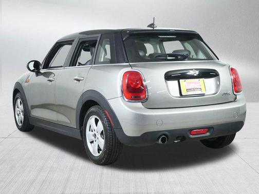 2017 MINI Hardtop Cooper