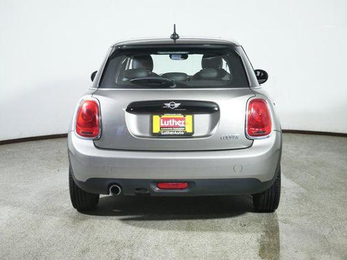 2017 MINI Hardtop Cooper