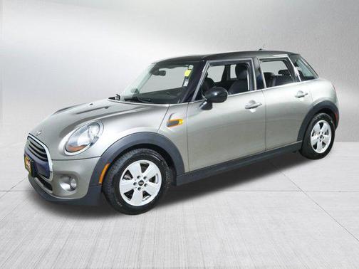 2017 MINI Hardtop Cooper