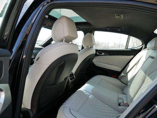 2025 Genesis G70 3.3T AWD Sport Advanced