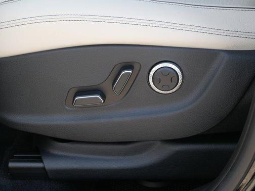 Vik Black 2026 Genesis GV70 2.5T Advanced