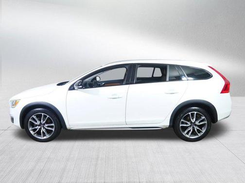 2015 Volvo V60 Cross Country T5
