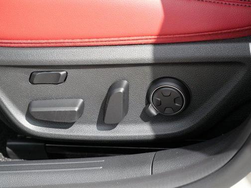 Vatna Gray 2026 Genesis G70 3.3T AWD Sport Prestige