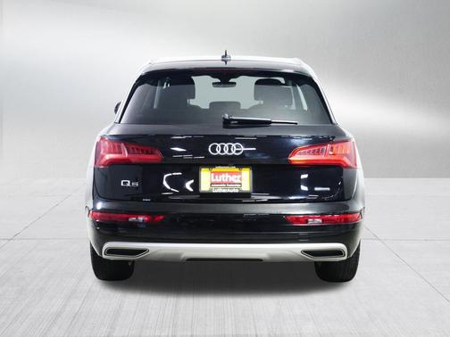 Brilliant Black 2019 Audi Q5 45 Premium