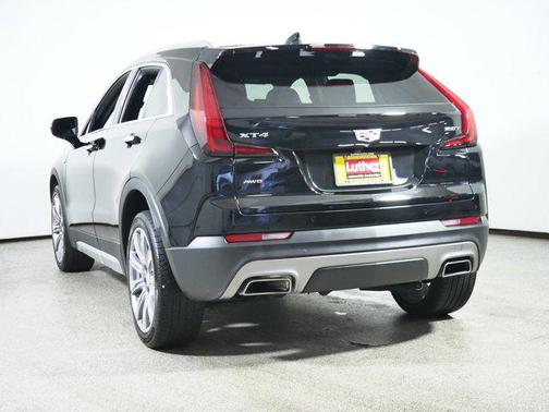 2022 Cadillac XT4 Premium Luxury