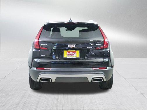2022 Cadillac XT4 Premium Luxury