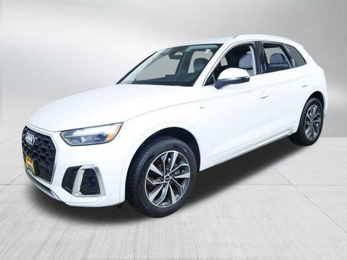 2022 Audi Q5 45 S line Premium Plus