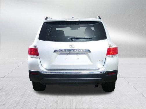 Classic Silver Metallic 2013 Toyota Highlander Limited