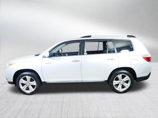 Classic Silver Metallic 2013 Toyota Highlander Limited