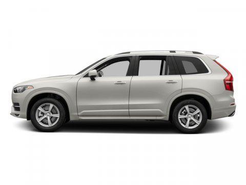 2018 Volvo XC90 T6 Momentum