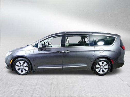 2018 Chrysler Pacifica Hybrid Limited