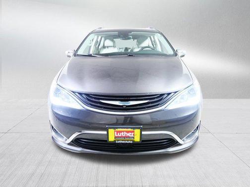 2018 Chrysler Pacifica Hybrid Limited