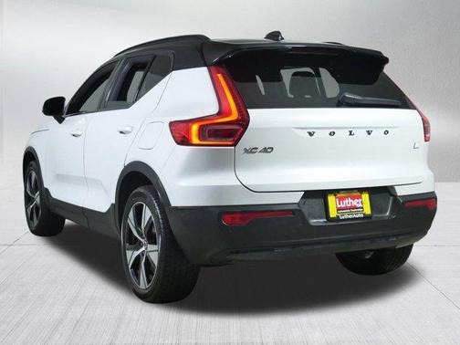 2021 Volvo XC40 Recharge Pure Electric P8
