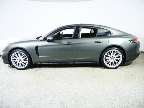 Volcano Grey Metallic 2022 Porsche Panamera 4