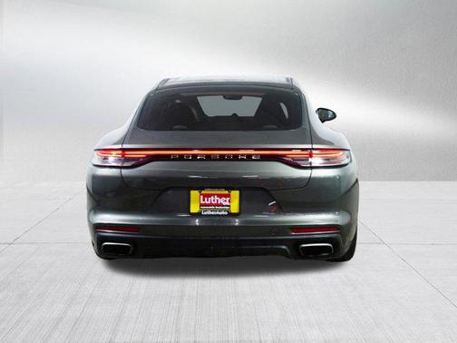2022 Porsche Panamera 4