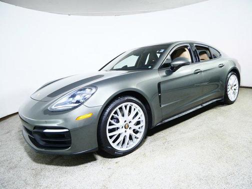 Volcano Grey Metallic 2022 Porsche Panamera 4