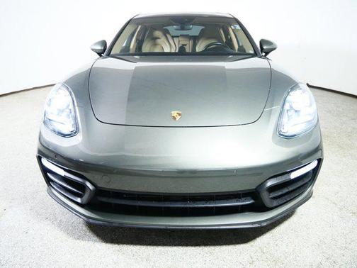 Volcano Grey Metallic 2022 Porsche Panamera 4