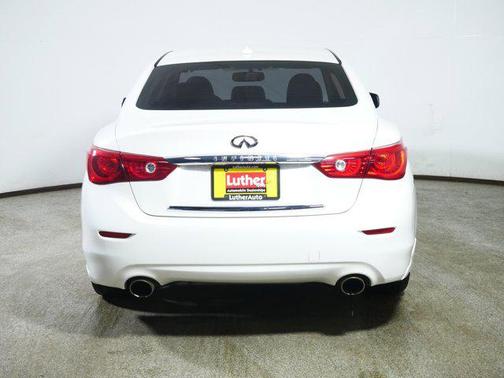 2015 INFINITI Q50 Premium