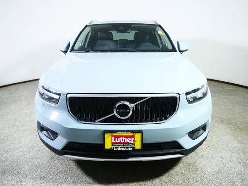 2019 Volvo XC40 T5 Momentum