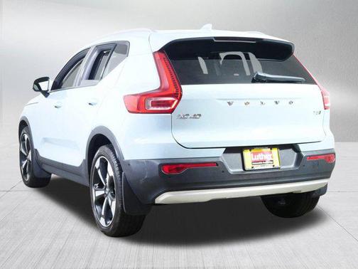 2019 Volvo XC40 T5 Momentum