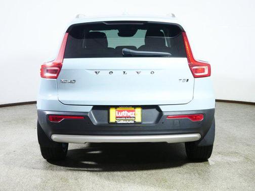 2019 Volvo XC40 T5 Momentum