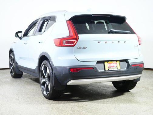 2019 Volvo XC40 T5 Momentum