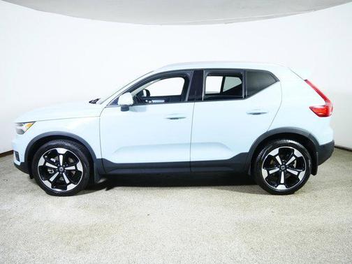 2019 Volvo XC40 T5 Momentum