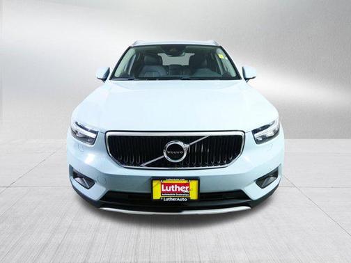 2019 Volvo XC40 T5 Momentum