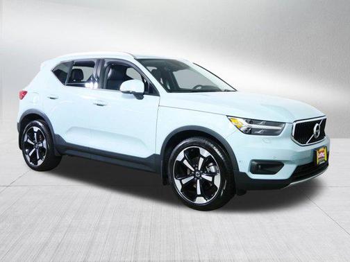 2019 Volvo XC40 T5 Momentum
