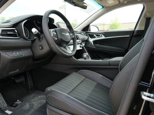 Vik Black 2026 Genesis G70 2.5T AWD Prestige